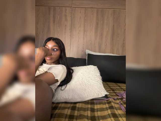 Anaisbeily live cam on BongaCams