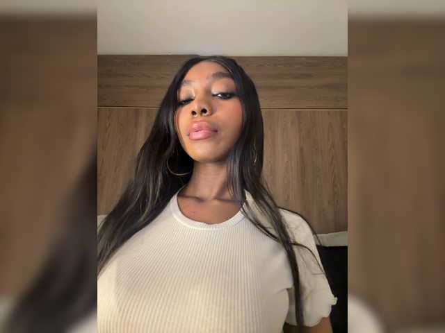 Anaisbeily live cam on BongaCams