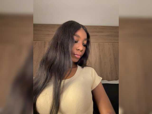 Anaisbeily live cam on BongaCams