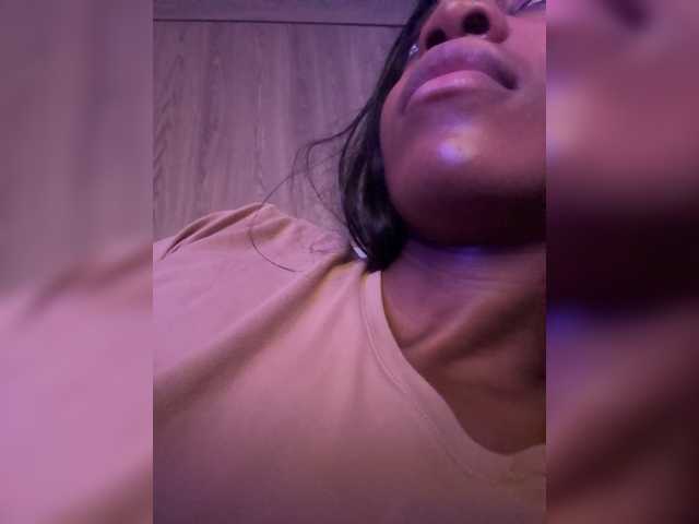 Anaisbeily live cam on BongaCams