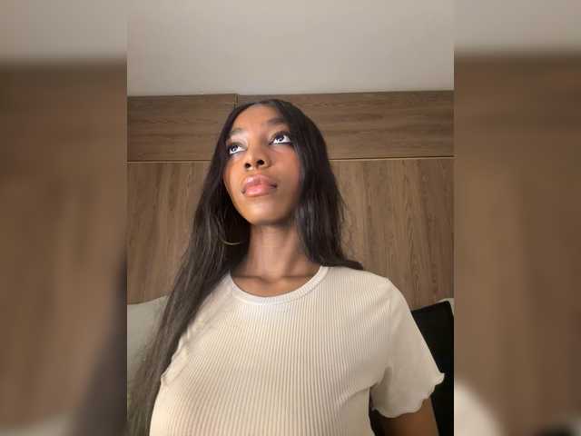 Anaisbeily live cam on BongaCams