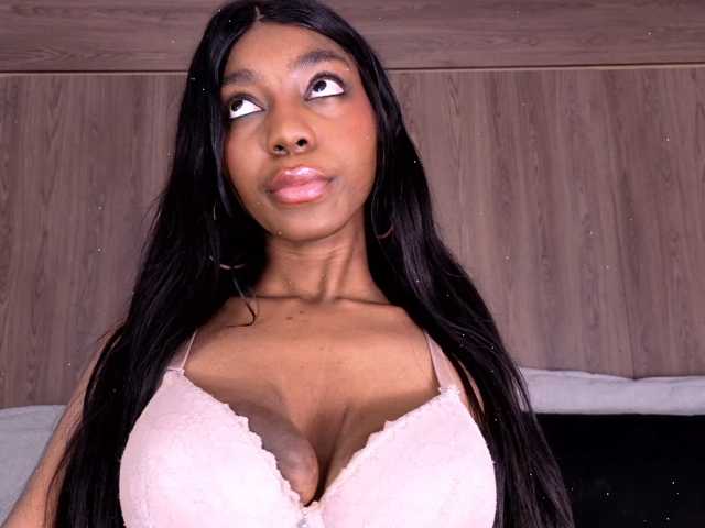 Anaisbeily live cam on BongaCams