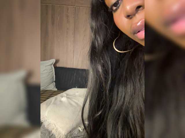 Anaisbeily live cam on BongaCams
