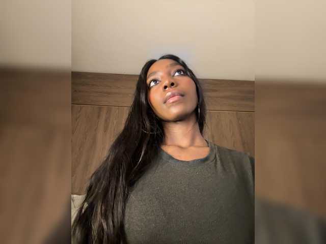 Anaisbeily live cam on BongaCams