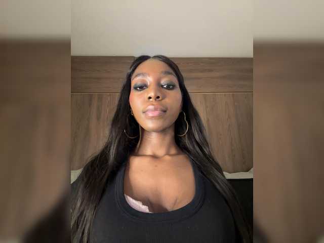 Anaisbeily live cam on BongaCams