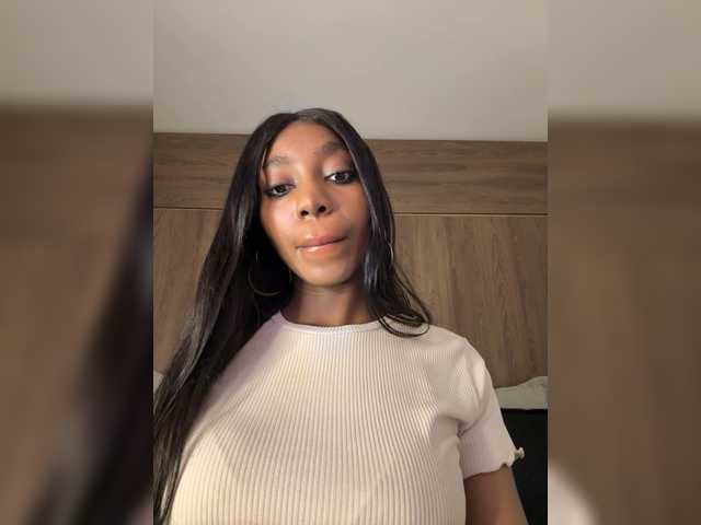 Anaisbeily live cam