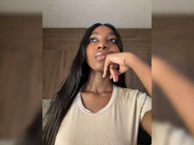Anaisbeily live cam on BongaCams