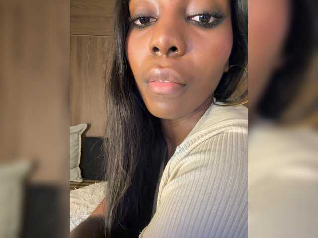 Anaisbeily live cam on BongaCams