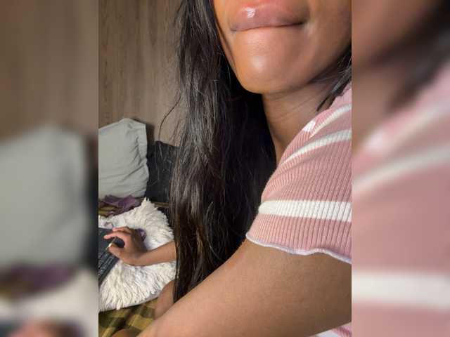 Anaisbeily live cam on BongaCams