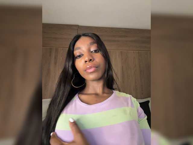 Anaisbeily live cam on BongaCams
