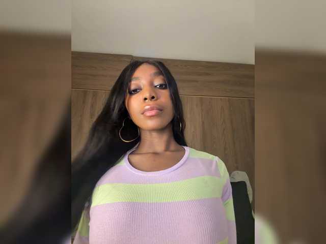 Anaisbeily live cam