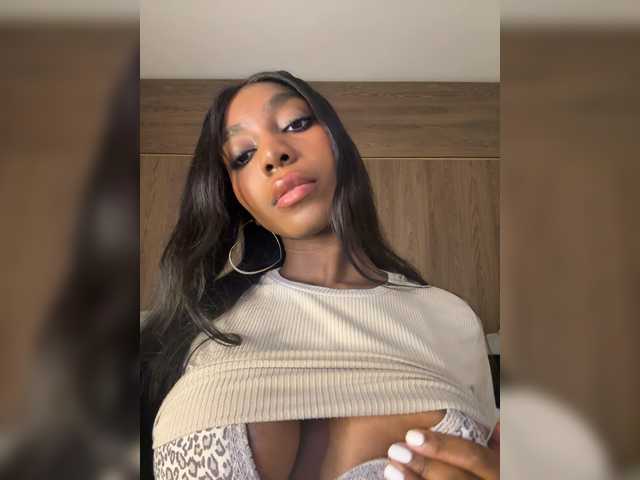 Anaisbeily live cam on BongaCams