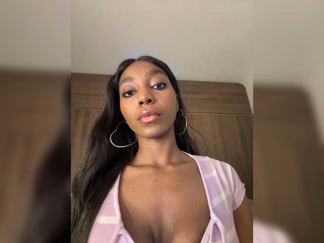 Anaisbeily live cam on BongaCams
