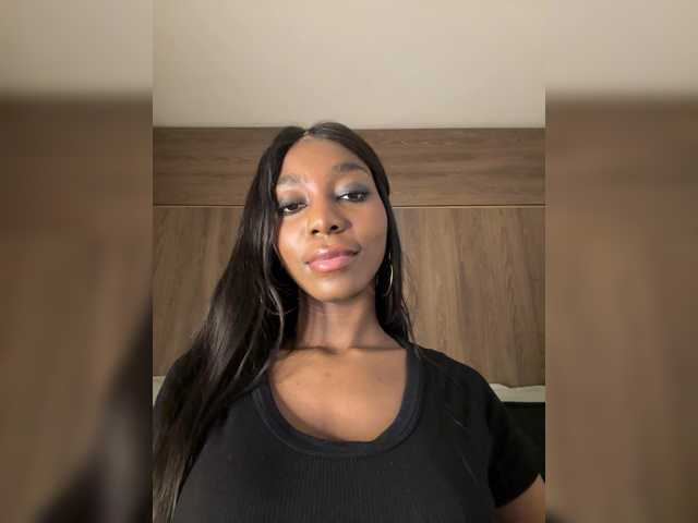 Anaisbeily live cam on BongaCams