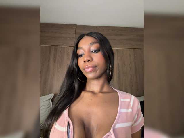 Anaisbeily live cam on BongaCams