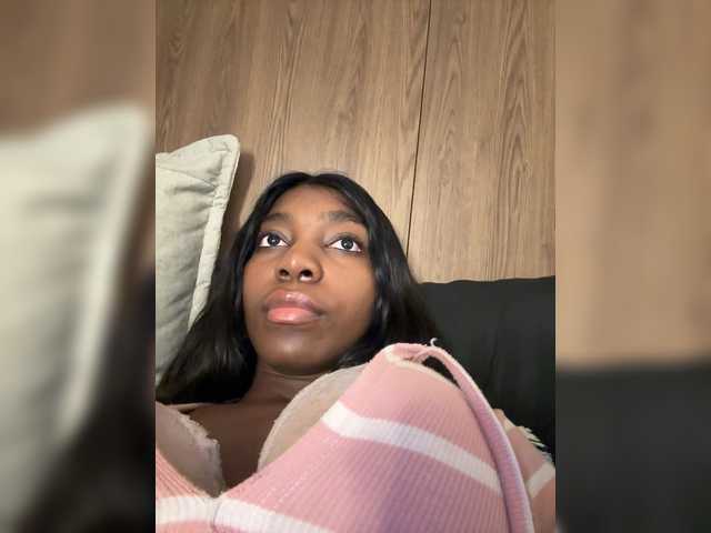 Anaisbeily live cam on BongaCams