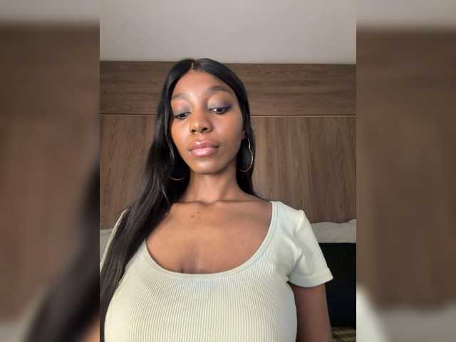 Anaisbeily live cam on BongaCams