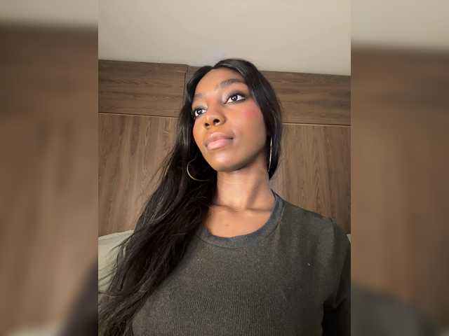 Anaisbeily live cam on BongaCams
