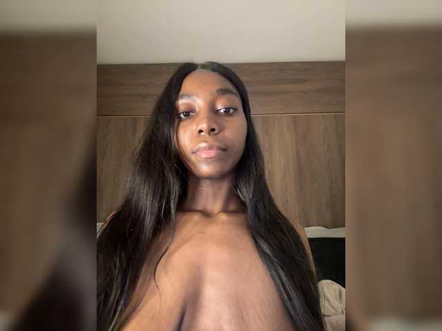 Anaisbeily live cam on BongaCams