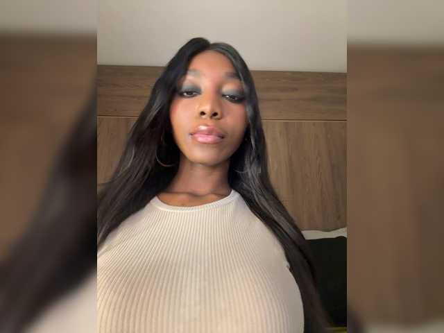Anaisbeily live cam on BongaCams