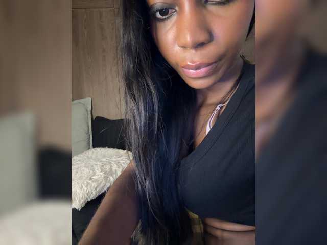 Anaisbeily live cam on BongaCams