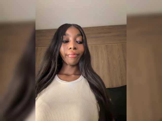 Anaisbeily live cam on BongaCams