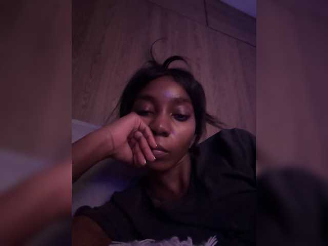Anaisbeily live cam on BongaCams