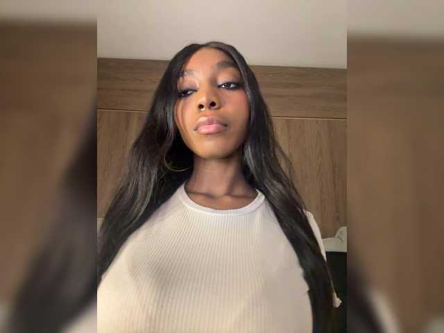 Anaisbeily live cam on BongaCams