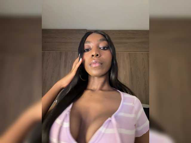 Anaisbeily live cam on BongaCams