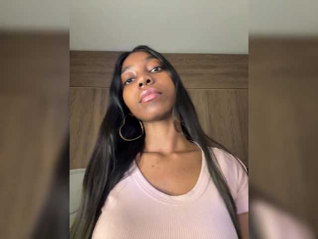 Anaisbeily live cam on BongaCams