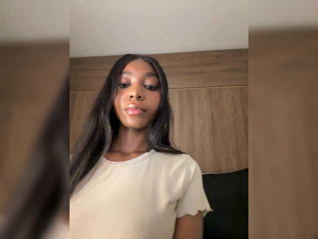 Anaisbeily live cam on BongaCams