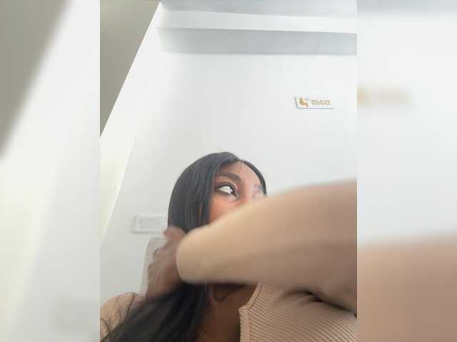 Anaisbeily live cam on BongaCams
