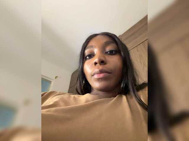 Anaisbeily live cam on BongaCams