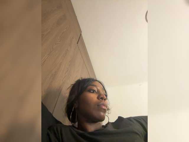 Anaisbeily live cam on BongaCams