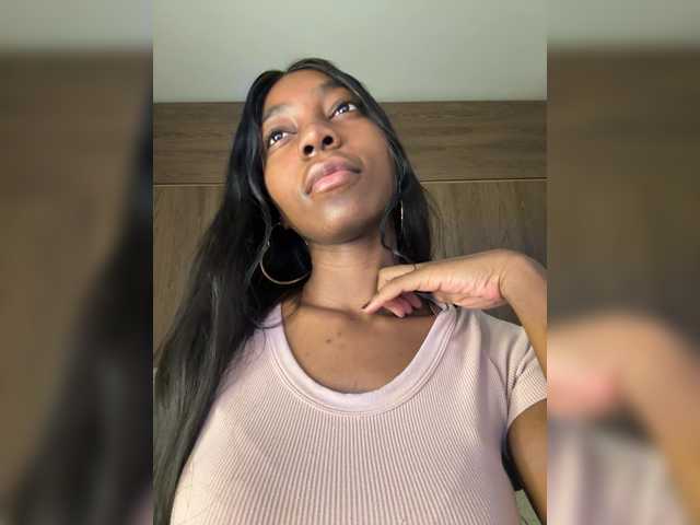 Anaisbeily live cam on BongaCams
