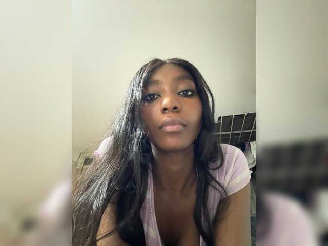 Anaisbeily live cam on BongaCams