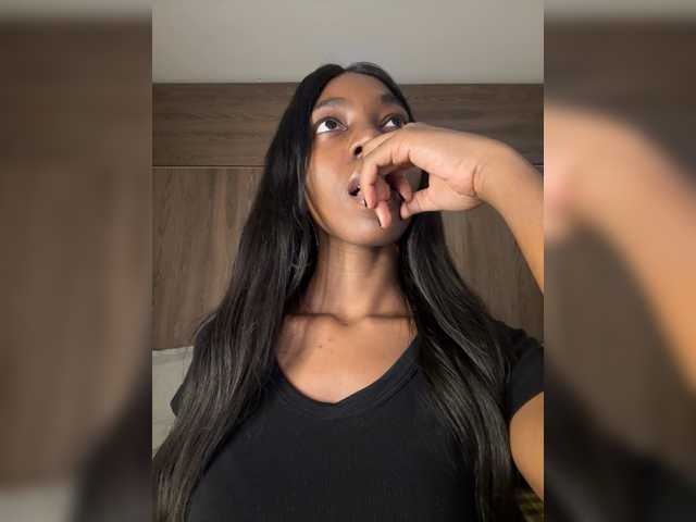Anaisbeily live cam