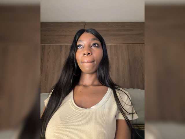 anayys — live female cam