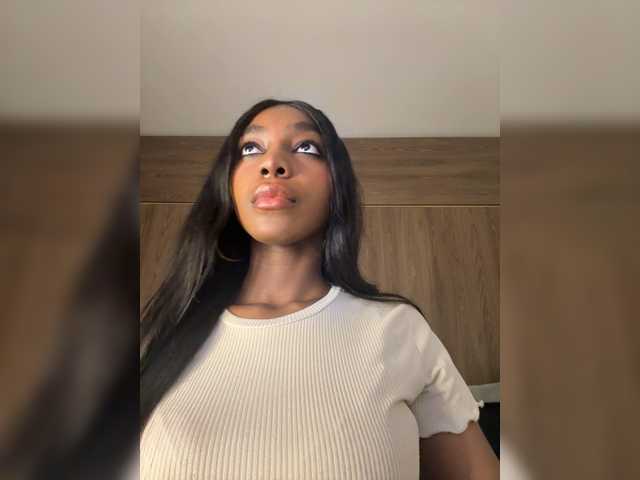 Anaisbeily live cam on BongaCams