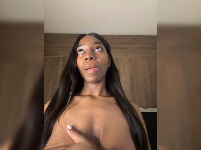 Anaisbeily live cam on BongaCams