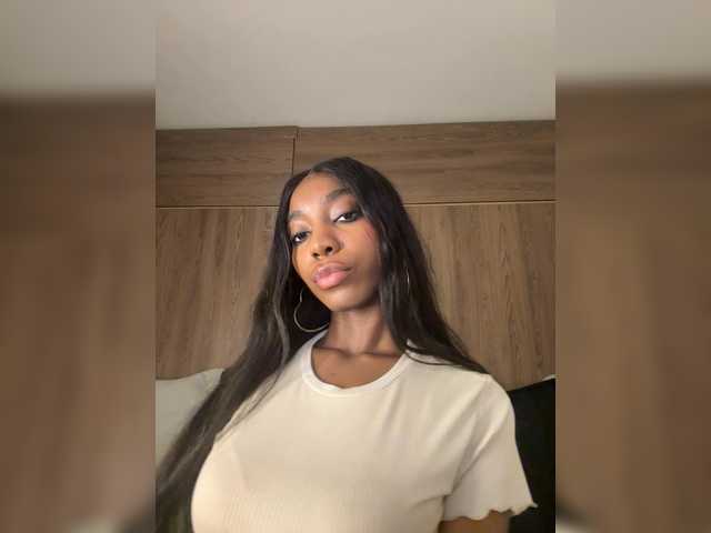 Anaisbeily live cam on BongaCams