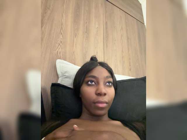 Anaisbeily live cam on BongaCams