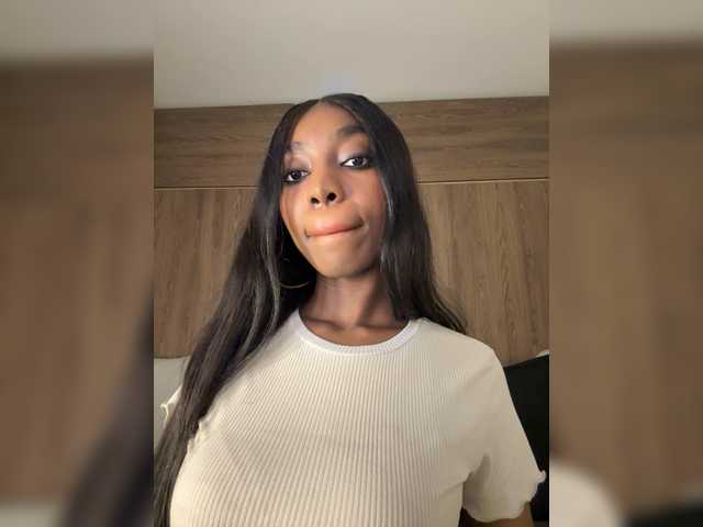 Anaisbeily live cam on BongaCams