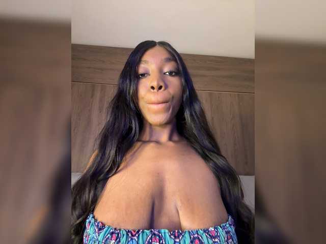 Anaisbeily's BongaCams show and profile