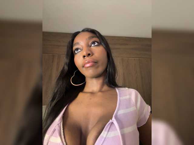 Anaisbeily live cam on BongaCams
