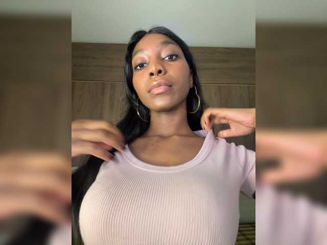 Anaisbeily live cam on BongaCams