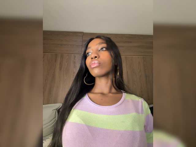 Anaisbeily live cam on BongaCams
