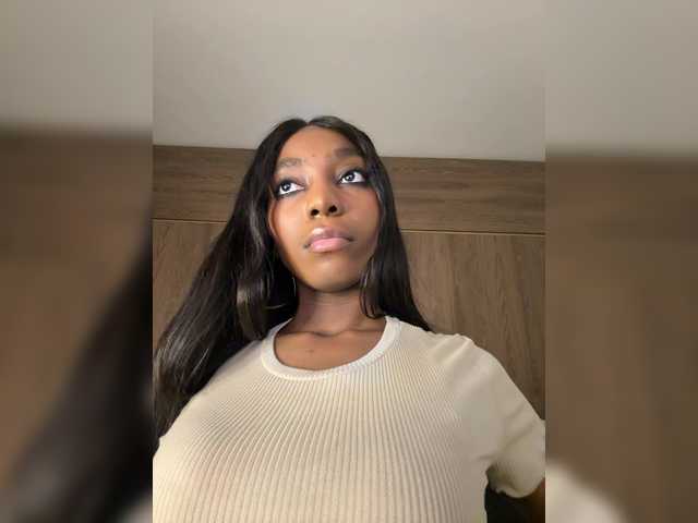 Anaisbeily live cam on BongaCams