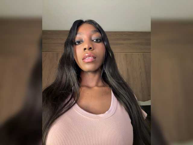 Anaisbeily live cam on BongaCams