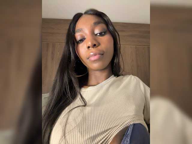 Anaisbeily live cam on BongaCams